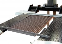 Consul Support grating between tracks